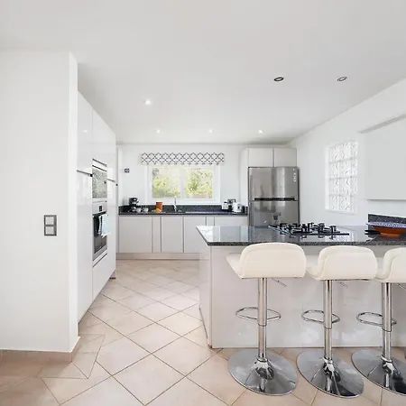 Villa Luxurious&peaceful 3 Bedroom *