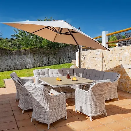 Luxurious And Peaceful 3 Bedroom Villa