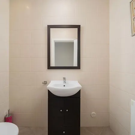 Luxurious And Peaceful 3 Bedroom *