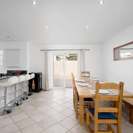 Luxurious&peaceful 3 Bedroom *